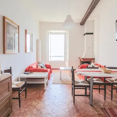 Borgo A Apartamento Rezzonico